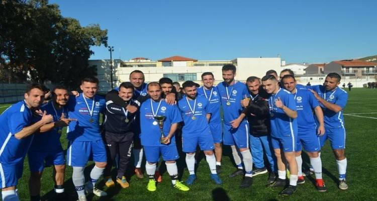 &Phi;&omega;&tau;&omicron;&gamma;&rho;&alpha;&phi;ί&alpha;: &Beta;&lambda;ά&sigma;&eta;&sigmaf; &Chi;&alpha;&tau;&zeta;&eta;&chi;&alpha;&rho;&alpha;&lambda;ά&mu;&pi;&omicron;&upsilon;&sigmaf;