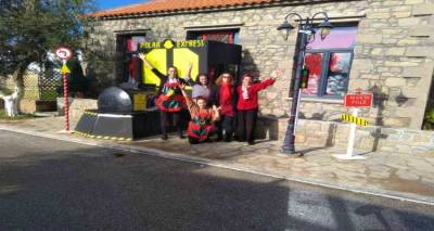 &laquo;&Mu;&alpha;&gamma;&iota;&kappa;ά &Chi;&rho;&iota;&sigma;&tau;&omicron;ύ&gamma;&epsilon;&nu;&nu;&alpha;&raquo; &epsilon;&tau;&omicron;&iota;&mu;ά&zeta;&epsilon;&iota; &omicron; &Sigma;ύ&lambda;&lambda;&omicron;&gamma;&omicron;&sigmaf; &Gamma;&omicron;&nu;έ&omega;&nu; &Mu;&omicron;ύ&delta;&rho;&omicron;&upsilon;