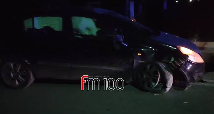 Λήμνος:  Ατύχημα στο δρόμο προς τα Θέρμα | Όχημα προσέκρουσε σε κολώνα και ακινητοποιήθηκε στο δρόμο