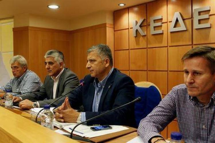 &Pi;&alpha;&tau;&omicron;ύ&lambda;&eta;&sigmaf;: &Nu;έ&epsilon;&sigmaf; &pi;&epsilon;&rho;&iota;&kappa;&omicron;&pi;έ&sigmaf; &theta;&alpha; &phi;έ&rho;&omicron;&upsilon;&nu; &lambda;&omicron;&upsilon;&kappa;έ&tau;&alpha; &sigma;&tau;&omicron;&upsilon;&sigmaf; &delta;ή&mu;&omicron;&upsilon;&sigmaf;