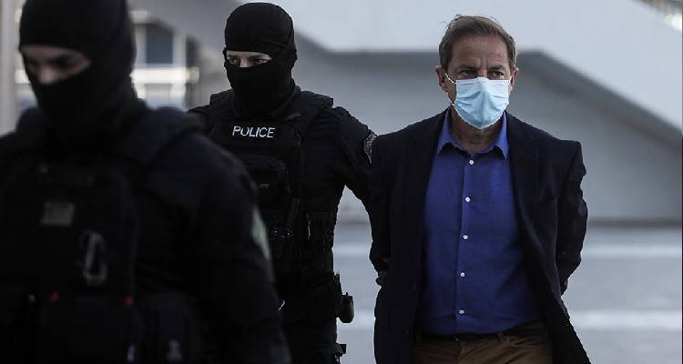 &Delta;ί&kappa;&eta; &Lambda;&iota;&gamma;&nu;ά&delta;&eta;: &laquo;&Mu;&omicron;&upsilon; &epsilon;ί&chi;&epsilon; &pi;&alpha;&rho;&alpha;&delta;&epsilon;&chi;&theta;&epsilon;ί ό&tau;&iota; &epsilon;ί&chi;&epsilon; &sigma;&chi;έ&sigma;&epsilon;&iota;&sigmaf; &mu;&epsilon; &alpha;&nu;ή&lambda;&iota;&kappa;&alpha; &alpha;&gamma;ό&rho;&iota;&alpha;&raquo; &kappa;&alpha;&tau;έ&theta;&epsilon;&sigma;&epsilon; &gamma;&upsilon;&nu;&alpha;ί&kappa;&alpha; &mu;&epsilon; &tau;&eta;&nu; &omicron;&pi;&omicron;ί&alpha; &epsilon;ί&chi;&epsilon; &delta;&epsilon;&sigma;&mu;ό