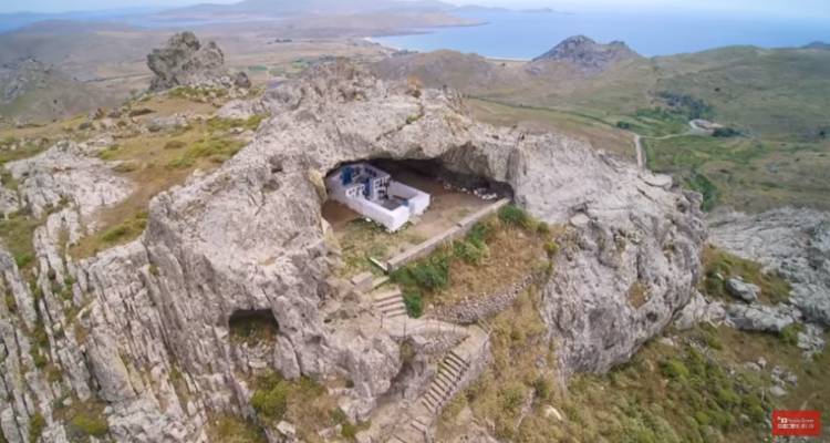 &laquo;&Pi;&epsilon;&tau;ά&xi;&tau;&epsilon;&raquo; &pi;ά&nu;&omega; &alpha;&pi;ό &tau;&eta;&nu; &Pi;&alpha;&nu;&alpha;&gamma;&iota;ά &tau;&eta;&nu; &Kappa;&alpha;&kappa;&alpha;&beta;&iota;ώ&tau;&iota;&sigma;&sigma;&alpha; &tau;&eta;&sigmaf; &Lambda;ή&mu;&nu;&omicron;&upsilon;! (video)