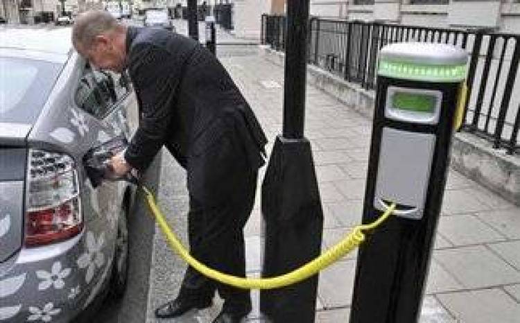 13.000 σημεία φόρτισης ηλεκτρικών αυτοκινήτων στην Ελλάδα ως το 2020