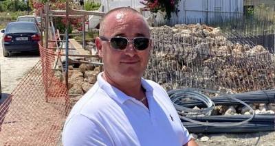 &Sigma;&omicron;&kappa; &sigma;&tau;&eta; &Rho;ό&delta;&omicron;: &Pi;&alpha;&tau;έ&rho;&alpha;&sigmaf; &kappa;&alpha;&iota; &gamma;&iota;&omicron;&sigmaf; &omicron;&iota; &delta;&omicron;&lambda;&omicron;&phi;ό&nu;&omicron;&iota; &tau;&omicron;&upsilon; &epsilon;&rho;&gamma;&omicron;&lambda;ά&beta;&omicron;&upsilon; -&Omicron;&mu;&omicron;&lambda;ό&gamma;&eta;&sigma;&alpha;&nu; &tau;&omicron; έ&gamma;&kappa;&lambda;&eta;&mu;&alpha;, &epsilon;ί&chi;&alpha;&nu; &chi;&rho;&eta;&mu;&alpha;&tau;&iota;&kappa;έ&sigmaf; &delta;&iota;&alpha;&phi;&omicron;&rho;έ&sigmaf;