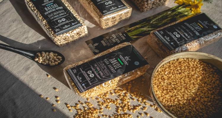 Ό&sigma;&pi;&rho;&iota;&alpha;, ά&lambda;&epsilon;&upsilon;&rho;&alpha; &amp; &sigma;&iota;&tau;&eta;&rho;ά &tau;&eta;&sigmaf; &Lambda;ή&mu;&nu;&omicron;&upsilon; &sigma;&tau;&omicron; &tau;&rho;&alpha;&pi;έ&zeta;&iota; &sigma;&alpha;&sigmaf; &alpha;&pi;ό &tau;&eta; Salamousas Agrifood!