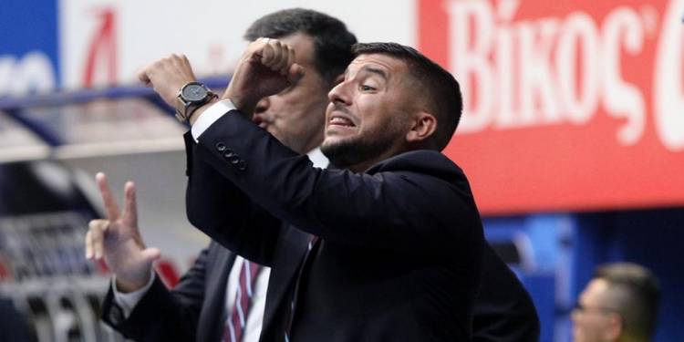 &Mu;&omicron;&lambda;&upsilon;&beta;&delta;ά&sigmaf;: &laquo;&Pi;&rho;&omicron;&sigma;&omicron;&chi;ή &sigma;&epsilon; &rho;&upsilon;&theta;&mu;ό &kappa;&alpha;&iota; &rho;&iota;&mu;&pi;ά&omicron;&upsilon;&nu;&tau;&raquo;