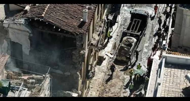 &Pi;&lambda;ά&kappa;&alpha;: &Delta;ύ&omicron; &eta;&lambda;&iota;&kappa;&iota;&omega;&mu;έ&nu;&omicron;&iota; &kappa;&alpha;&iota; &tau;&rho;&epsilon;&iota;&sigmaf; &tau;&omicron;&upsilon;&rho;ί&sigma;&tau;&epsilon;&sigmaf; &omicron;&iota; &alpha;&gamma;&nu;&omicron;&omicron;ύ&mu;&epsilon;&nu;&omicron;&iota; &sigma;&tau;&eta;&nu; &kappa;&alpha;&tau;ά&rho;&rho;&epsilon;&upsilon;&sigma;&eta; &tau;&omicron;&upsilon; &kappa;&tau;&iota;&rho;ί&omicron;&upsilon;
