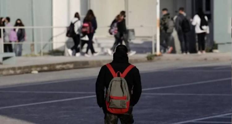 &Rho;&alpha;&nu;&tau;&epsilon;&beta;&omicron;ύ &xi;&upsilon;&lambda;&omicron;&delta;&alpha;&rho;&mu;ώ&nu; &alpha;&pi;ό &omicron;&mu;ά&delta;&epsilon;&sigmaf; &mu;&alpha;&theta;&eta;&tau;ώ&nu;: &Alpha;&nu;&eta;&sigma;&upsilon;&chi;ί&alpha; &alpha;&pi;ό &tau;&omicron; &phi;&alpha;&iota;&nu;ό&mu;&epsilon;&nu;&omicron; &pi;&omicron;&upsilon; έ&chi;&epsilon;&iota; &epsilon;&nu;&tau;&alpha;&theta;&epsilon;ί &tau;&alpha; &tau;&epsilon;&lambda;&epsilon;&upsilon;&tau;&alpha;ί&alpha; &chi;&rho;ό&nu;&iota;&alpha;