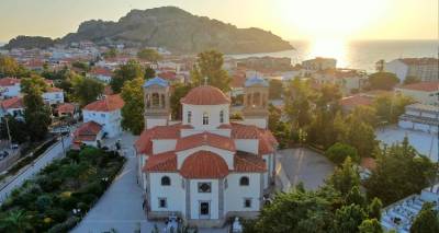 &Omicron; &Alpha;&rho;&chi;&iota;&mu;&alpha;&nu;&delta;&rho;ί&tau;&eta;&sigmaf; &Iota;. &Sigma;&chi;ί&zeta;&alpha;&sigmaf; &Pi;&rho;&omega;&tau;&omicron;&sigma;ύ&gamma;&kappa;&epsilon;&lambda;&omicron;&sigmaf; &tau;&eta;&sigmaf; &Mu;&eta;&tau;&rho;ό&pi;&omicron;&lambda;&eta;&sigmaf; &Lambda;ή&mu;&nu;&omicron;&upsilon; &kappa;&alpha;&iota; &Alpha;&gamma;. &Epsilon;&upsilon;&sigma;&tau;&rho;&alpha;&tau;ί&omicron;&upsilon;