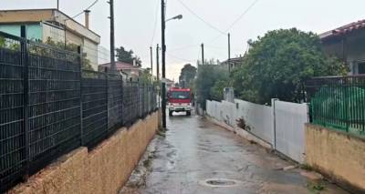 &Tau;&rho;&alpha;&gamma;&omega;&delta;ί&alpha; &mu;&epsilon; έ&nu;&alpha;&nu; &nu;&epsilon;&kappa;&rho;ό &sigma;&tau;&eta; &Nu;έ&alpha; &Mu;ά&kappa;&rho;&eta;: &Beta;&gamma;ή&kappa;&epsilon; &alpha;&pi;ό &tau;&omicron; &sigma;&pi;ί&tau;&iota; &gamma;&iota;&alpha;&tau;ί &epsilon;ί&chi;&epsilon; &pi;&lambda;&eta;&mu;&mu;&upsilon;&rho;ί&sigma;&epsilon;&iota; -&Tau;&omicron;&nu; &pi;&alpha;&rho;έ&sigma;&upsilon;&rho;&epsilon; &tau;&omicron; &nu;&epsilon;&rho;ό, &beta;&rho;έ&theta;&eta;&kappa;&epsilon; 15&mu;. &mu;&alpha;&kappa;&rho;&iota;ά