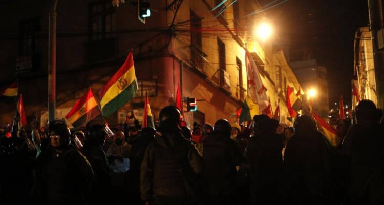 &Chi;ά&omicron;&sigmaf; &sigma;&tau;&eta; &Beta;&omicron;&lambda;&iota;&beta;ί&alpha; &mu;&epsilon;&tau;ά &tau;&eta;&nu; &pi;&alpha;&rho;&alpha;ί&tau;&eta;&sigma;&eta; &Mu;&omicron;&rho;ά&lambda;&epsilon;&sigmaf; | &Pi;&upsilon;&rho;&pi;&omicron;&lambda;ή&theta;&eta;&kappa;&alpha;&nu; &lambda;&epsilon;&omega;&phi;&omicron;&rho;&epsilon;ί&alpha;, &lambda;&epsilon;&eta;&lambda;&alpha;&tau;ή&theta;&eta;&kappa;&epsilon; &sigma;&pi;ί&tau;&iota; &pi;&rho;ώ&eta;&nu; &upsilon;&pi;&omicron;&upsilon;&rho;&gamma;&omicron;ύ