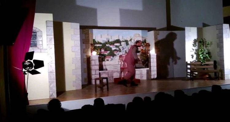 &laquo;&Tau;&alpha; &chi;&alpha;&mu;ό&gamma;&epsilon;&lambda;&alpha; &tau;&omega;&nu; &Alpha;&gamma;&gamma;έ&lambda;&omega;&nu;&raquo; &sigma;ή&mu;&epsilon;&rho;&alpha; &sigma;&tau;&omicron; &laquo;&Mu;&alpha;&rho;&omicron;ύ&lambda;&alpha;&raquo; | 4 &pi;&rho;&omicron;&sigma;&kappa;&lambda;ή&sigma;&epsilon;&iota;&sigmaf; &delta;ώ&rho;&omicron; &alpha;&pi;ό &tau;&omicron;&nu; Fm 100