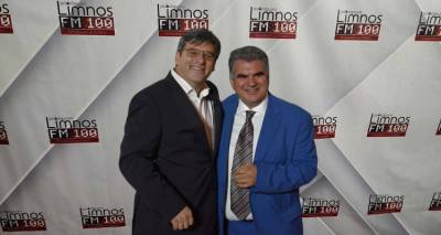 &Nu;ί&kappa;&omicron;&sigmaf; &Mu;&alpha;&rho;&iota;&nu;ά&kappa;&eta;&sigmaf;: &laquo;&Omicron; &Delta;ή&mu;&alpha;&rho;&chi;&omicron;&sigmaf; 9 &chi;&rho;ό&nu;&iota;&alpha; &tau;ώ&rho;&alpha;, έ&chi;&epsilon;&iota; &delta;ώ&sigma;&epsilon;&iota; &tau;&eta; &zeta;&omega;ή &tau;&omicron;&upsilon; &gamma;&iota;&alpha; &tau;&omicron; &Delta;ή&mu;&omicron; &Lambda;ή&mu;&nu;&omicron;&upsilon;&raquo;