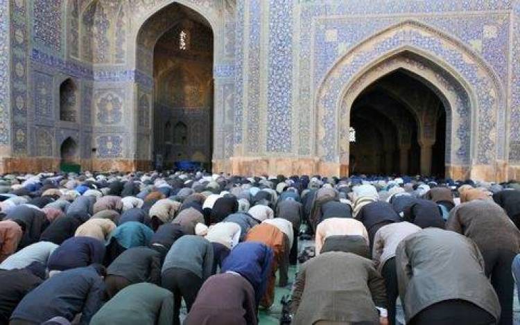 Υπέρ της σαρίας τάσσονται οι περισσότεροι μουσουλμάνοι