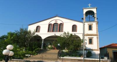 Νυχτερινή Θεία Λειτουργία στον Άγιο Γεώργιο Πλατέος για την εορτή των Εισοδίων της Θεοτόκου