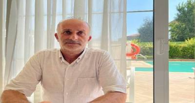 &Omicron; Ά&gamma;&gamma;&epsilon;&lambda;&omicron;&sigmaf; &Beta;&lambda;ά&tau;&tau;&alpha;&sigmaf; &ndash; &Lambda;&alpha;&mu;&pi;&rho;&iota;&nu;ό&sigmaf; &epsilon;&upsilon;&chi;&alpha;&rho;&iota;&sigma;&tau;&epsilon;ί&hellip;