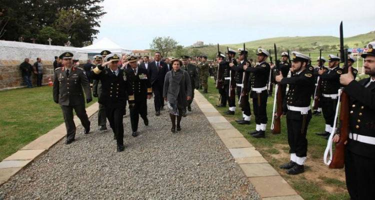 &Lambda;&alpha;&mu;&pi;&rho;έ&sigmaf; &epsilon;&kappa;&delta;&eta;&lambda;ώ&sigma;&epsilon;&iota;&sigmaf; &sigma;&tau;&eta; &Lambda;ή&mu;&nu;&omicron; &gamma;&iota;&alpha; &tau;&eta; &mu;ά&chi;&eta; &tau;&eta;&sigmaf; &Kappa;&alpha;&lambda;&lambda;ί&pi;&omicron;&lambda;&eta;&sigmaf; &kappa;&alpha;&iota; &tau;&omicron;&upsilon;&sigmaf; ANZAC