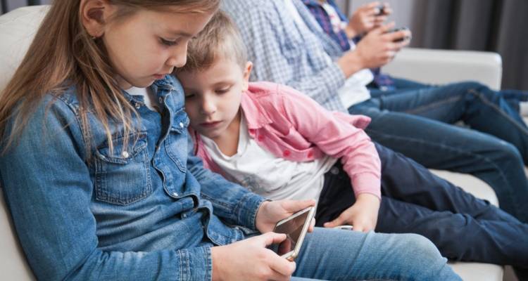 &Sigma;&eta;&mu;&alpha;&nu;&tau;&iota;&kappa;ή &alpha;ύ&xi;&eta;&sigma;&eta; &tau;&omega;&nu; &epsilon;&iota;&sigma;&alpha;&gamma;&omega;&gamma;ώ&nu; &epsilon;&phi;ή&beta;&omega;&nu; &sigma;&epsilon; &nu;&omicron;&sigma;&omicron;&kappa;&omicron;&mu;&epsilon;ί&alpha; &sigma;&tau;&eta;&nu; &Epsilon;&lambda;&lambda;ά&delta;&alpha; &gamma;&iota;&alpha; &alpha;&upsilon;&tau;&omicron;&tau;&rho;&alpha;&upsilon;&mu;&alpha;&tau;&iota;&sigma;&mu;&omicron;ύ&sigmaf; &kappa;&alpha;&iota; &chi;&rho;ή&sigma;&eta; &omicron;&upsilon;&sigma;&iota;ώ&nu;