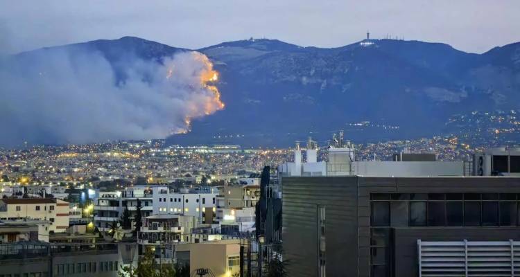 &Mu;&epsilon;&gamma;ά&lambda;&eta; &alpha;&nu;&alpha;&zeta;&omega;&pi;ύ&rho;&omega;&sigma;&eta; &tau;&eta;&sigmaf; &phi;&omega;&tau;&iota;ά&sigmaf; &sigma;&tau;&eta;&nu; &Pi;ά&rho;&nu;&eta;&theta;&alpha;: &Mu;ά&chi;&eta; &nu;&alpha; &mu;&eta; &phi;&tau;ά&sigma;&epsilon;&iota; &sigma;&tau;&omicron;&upsilon;&sigmaf; &Theta;&rho;&alpha;&kappa;&omicron;&mu;&alpha;&kappa;&epsilon;&delta;ό&nu;&epsilon;&sigmaf;