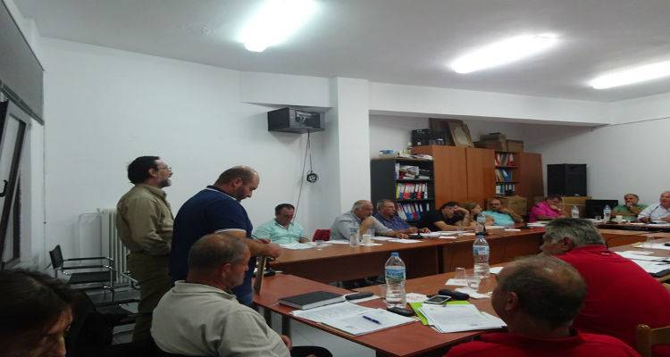 &Lambda;&alpha;ϊ&kappa;ή &Sigma;&upsilon;&sigma;&pi;&epsilon;ί&rho;&omega;&sigma;&eta; &Lambda;ή&mu;&nu;&omicron;&upsilon; vs &Delta;&eta;&mu;&omicron;&tau;&iota;&kappa;ή &Alpha;&rho;&chi;ή | &Sigma;&kappa;&lambda;&eta;&rho;&alpha;ί&nu;&epsilon;&iota; &eta; &kappa;ό&nu;&tau;&rho;&alpha; &gamma;&iota;&alpha; &tau;&iota;&sigmaf; &pi;&eta;&gamma;έ&sigmaf; &tau;&omicron;&upsilon; &Kappa;ά&sigma;&pi;&alpha;&kappa;&alpha;