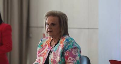 &Mu;&alpha;&tau;ί&nu;&alpha; &Pi;&alpha;&gamma;ώ&nu;&eta;: Έ&pi;&epsilon;&sigma;&epsilon; &theta;ύ&mu;&alpha; &kappa;&lambda;&omicron;&pi;ή&sigmaf; &sigma;&tau;&omicron; &Chi;&alpha;&lambda;ά&nu;&delta;&rho;&iota;