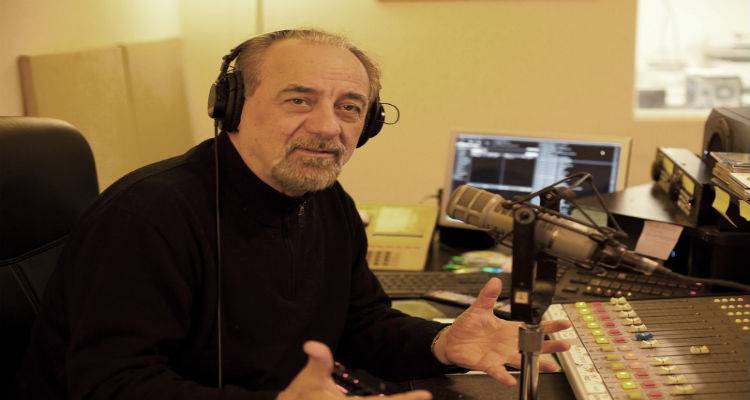 &quot;Μουσικό σεργιάνι&quot; στην Παλιά Μητρόπολη με το Γρηγόρη Μανινάκη (mp3)