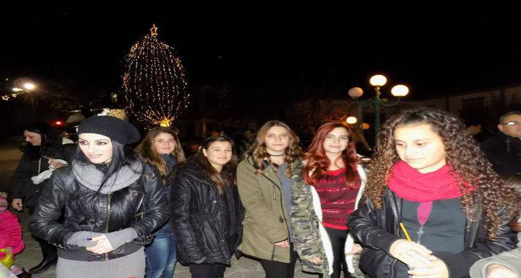 &Tau;&omicron; &Theta;ά&nu;&omicron;&sigmaf; &phi;&omega;&tau;&alpha;&gamma;&omega;&gamma;&epsilon;ί &tau;&omicron; &psi;&eta;&lambda;ό&tau;&epsilon;&rho;&omicron; &phi;&upsilon;&sigma;&iota;&kappa;ό &delta;έ&nu;&tau;&rho;&omicron; &sigma;&tau;&eta; &Lambda;ή&mu;&nu;&omicron;