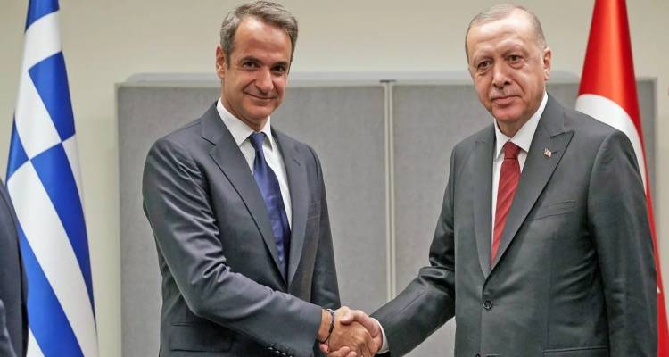&Alpha;ύ&rho;&iota;&omicron; &eta; &sigma;&upsilon;&nu;ά&nu;&tau;&eta;&sigma;&eta; &Mu;&eta;&tau;&sigma;&omicron;&tau;ά&kappa;&eta;-&Epsilon;&rho;&nu;&tau;&omicron;&gamma;ά&nu; | &Kappa;&upsilon;&beta;&epsilon;&rho;&nu;&eta;&tau;&iota;&kappa;έ&sigmaf; &pi;&eta;&gamma;έ&sigmaf;: &laquo;&Delta;&iota;&alpha;&phi;&omega;&nu;ί&epsilon;&sigmaf; &upsilon;&pi;ά&rho;&chi;&omicron;&upsilon;&nu;, &alpha;&lambda;&lambda;ά &nu;&alpha; &mu;&eta;&nu; &omicron;&delta;&eta;&gamma;&omicron;ύ&nu; &sigma;&epsilon; &kappa;&rho;ί&sigma;&epsilon;&iota;&sigmaf;&raquo;