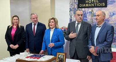 &Delta;. &Sigma;&tau;&alpha;&mu;&epsilon;&nu;ί&tau;&eta;&sigmaf; &sigma;&tau;&eta;&nu; &kappa;&omicron;&pi;ή &pi;ί&tau;&alpha;&sigmaf; &tau;&eta;&sigmaf; &Nu;&Delta;: &laquo;&Gamma;&iota;&alpha; &tau;&eta;&nu; &kappa;&upsilon;&beta;έ&rho;&nu;&eta;&sigma;&eta; &eta; &Lambda;ή&mu;&nu;&omicron;&sigmaf; &epsilon;ί&nu;&alpha;&iota; &pi;&rho;&omicron;&tau;&epsilon;&rho;&alpha;&iota;ό&tau;&eta;&tau;&alpha;&raquo; (Video)