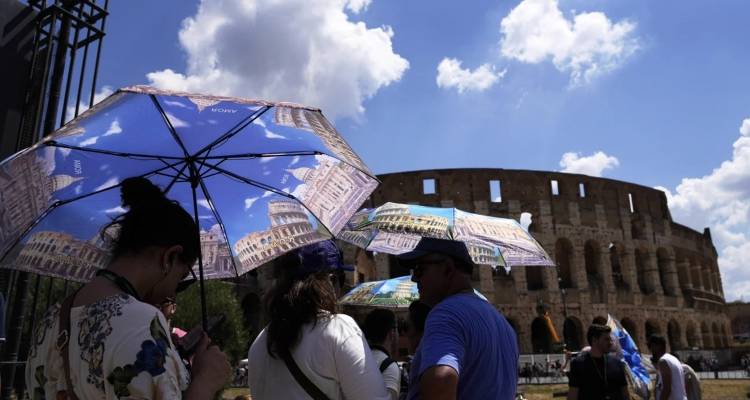 Copernicus: &Eta; &Epsilon;&upsilon;&rho;ώ&pi;&eta; &beta;ί&omega;&sigma;&epsilon; &tau;&omicron;&nu; &delta;&epsilon;ύ&tau;&epsilon;&rho;&omicron; &theta;&epsilon;&rho;&mu;ό&tau;&epsilon;&rho;&omicron; &Mu;ά&rho;&tau;&iota;&omicron; &sigma;&tau;&alpha; &chi;&rho;&omicron;&nu;&iota;&kappa;ά -&Omicron;&iota; &omega;&kappa;&epsilon;&alpha;&nu;&omicron;ί &kappa;&omicron;&nu;&tau;ά &sigma;&epsilon; &epsilon;&pi;ί&pi;&epsilon;&delta;&alpha; &rho;&epsilon;&kappa;ό&rho; &upsilon;&psi;&eta;&lambda;ή&sigmaf; &theta;&epsilon;&rho;&mu;&omicron;&kappa;&rho;&alpha;&sigma;ί&alpha;&sigmaf;