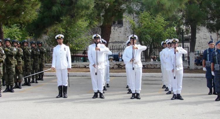 &Tau;&omicron; &Pi;&omicron;&lambda;&epsilon;&mu;&iota;&kappa;ό &Nu;&alpha;&upsilon;&tau;&iota;&kappa;ό &tau;ί&mu;&eta;&sigma;&epsilon; &tau;&eta;&nu; 103&eta; &Epsilon;&pi;έ&tau;&epsilon;&iota;&omicron; &Alpha;&pi;&epsilon;&lambda;&epsilon;&upsilon;&theta;έ&rho;&omega;&sigma;&eta;&sigmaf; &tau;&eta;&sigmaf; &Lambda;ή&mu;&nu;&omicron;&upsilon; (photos)