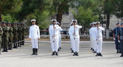 &Tau;&omicron; &Pi;&omicron;&lambda;&epsilon;&mu;&iota;&kappa;ό &Nu;&alpha;&upsilon;&tau;&iota;&kappa;ό &tau;ί&mu;&eta;&sigma;&epsilon; &tau;&eta;&nu; 103&eta; &Epsilon;&pi;έ&tau;&epsilon;&iota;&omicron; &Alpha;&pi;&epsilon;&lambda;&epsilon;&upsilon;&theta;έ&rho;&omega;&sigma;&eta;&sigmaf; &tau;&eta;&sigmaf; &Lambda;ή&mu;&nu;&omicron;&upsilon; (photos)