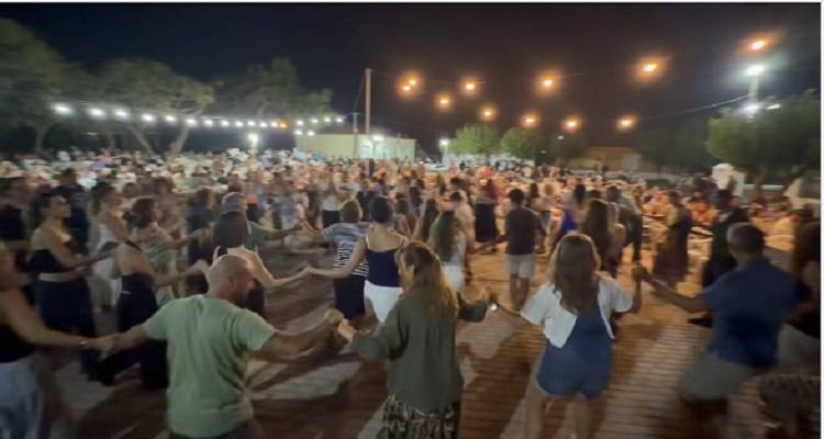 &Pi;&rho;ώ&tau;&omicron; &pi;&alpha;&nu;&eta;&gamma;ύ&rho;&iota; &sigma;&tau;&eta;&nu; &Pi;&lambda;ά&kappa;&alpha;: &Mu;&epsilon;&gamma;ά&lambda;&eta; &epsilon;&pi;&iota;&tau;&upsilon;&chi;ί&alpha; &pi;&alpha;&rho;ά &tau;&iota;&sigmaf; &alpha;&nu;ώ&nu;&upsilon;&mu;&epsilon;&sigmaf; &kappa;&alpha;&tau;&alpha;&gamma;&gamma;&epsilon;&lambda;ί&epsilon;&sigmaf; | &Epsilon;&upsilon;&chi;&alpha;&rho;&iota;&sigma;&tau;ή&rho;&iota;&omicron; &tau;&omicron;&upsilon; &Sigma;&upsilon;&lambda;&lambda;ό&gamma;&omicron;&upsilon; &laquo;&Phi;ά&rho;&omicron;&sigmaf;&raquo;