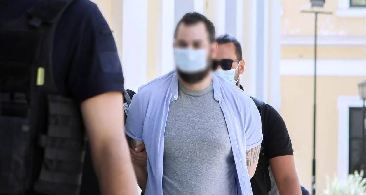 &laquo;&Epsilon;ί&mu;&alpha;&iota; &pi;&omicron;&lambda;&upsilon;&tau;&omicron;&xi;&iota;&kappa;&omicron;&mu;&alpha;&nu;ή&sigmaf;, &epsilon;&iota;&sigma;έ&beta;&alpha;&lambda;&alpha; &sigma;&tau;&omicron; &Epsilon;&phi;&epsilon;&tau;&epsilon;ί&omicron; &gamma;&iota;&alpha; &nu;&alpha; &sigma;&omega;&theta;ώ&raquo;: &Tau;&iota; &upsilon;&pi;&omicron;&sigma;&tau;ή&rho;&iota;&xi;&epsilon; &sigma;&tau;&eta;&nu; &alpha;&pi;&omicron;&lambda;&omicron;&gamma;ί&alpha; &tau;&omicron;&upsilon; &omicron; &pi;&rho;ώ&eta;&nu; &pi;&alpha;ί&kappa;&tau;&eta;&sigmaf; &rho;&iota;ά&lambda;&iota;&tau;&iota;