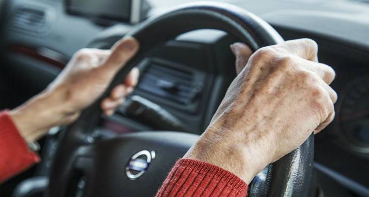 Τέλος η ταλαιπωρία: Η επίσημη ανακοίνωση της Περιφέρειας για την ανανέωση διπλωμάτων ηλικιωμένων οδηγών της Λήμνου