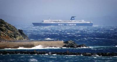 &Delta;&epsilon;&mu;έ&nu;&omicron; &sigma;&tau;&omicron; &Lambda;&alpha;ύ&rho;&iota;&omicron; &kappa;&rho;&alpha;&tau;&omicron;ύ&nu; &tau;&alpha; &mu;&pi;&omicron;&phi;ό&rho; &tau;&omicron; &laquo;&Tau;&alpha;&xi;&iota;ά&rho;&chi;&eta;&sigmaf;&raquo;