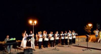 &Mu;&omicron;ύ&delta;&rho;&omicron;&sigmaf;: &Mu;&iota;&alpha; &beta;&rho;&alpha;&delta;&iota;ά &alpha;&phi;&iota;&epsilon;&rho;&omega;&mu;έ&nu;&eta; &sigma;&tau;&omicron; &Mu;ί&kappa;&eta; &Theta;&epsilon;&omicron;&delta;&omega;&rho;ά&kappa;&eta; (video)