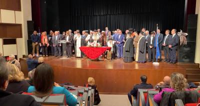 &Phi;&omega;&tau;ό: &Alpha;ί&omicron;&lambda;&omicron;&sigmaf; TV