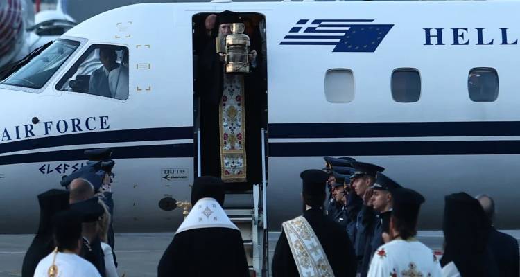 &Pi;ώ&sigmaf; &theta;&alpha; έ&rho;&theta;&epsilon;&iota; &tau;&omicron; Ά&gamma;&iota;&omicron; &Phi;&omega;&sigmaf; &sigma;&tau;&eta;&nu; &Epsilon;&lambda;&lambda;ά&delta;&alpha; &alpha;&pi;ό &tau;&alpha; &Iota;&epsilon;&rho;&omicron;&sigma;ό&lambda;&upsilon;&mu;&alpha; -&Omicron; &upsilon;&phi;. &Epsilon;&xi;&omega;&tau;&epsilon;&rho;&iota;&kappa;ώ&nu; &pi;&epsilon;&rho;&iota;&gamma;&rho;ά&phi;&epsilon;&iota; &sigma;&tau;&omicron; iefimerida &tau;&omicron; &sigma;&chi;έ&delta;&iota;&omicron;