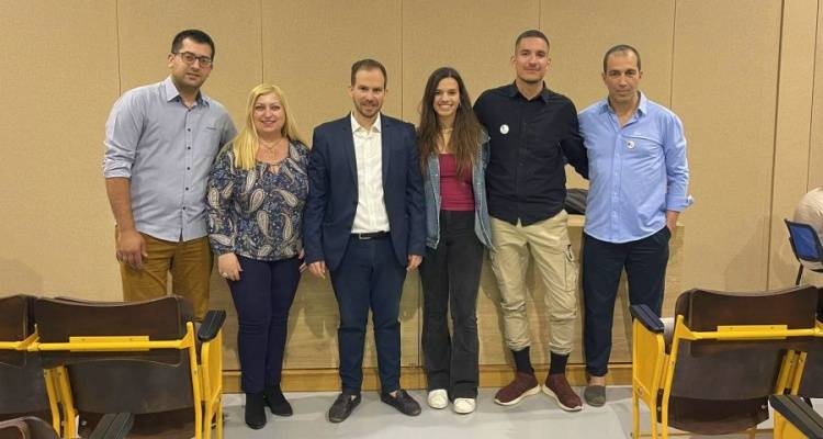 &Lambda;ή&mu;&nu;&omicron;&sigmaf;: &Mu;&epsilon; &epsilon;&pi;&iota;&tau;&upsilon;&chi;ί&alpha; &eta; &laquo;H&mu;έ&rho;&alpha; &kappa;&alpha;&rho;&iota;έ&rho;&alpha;&sigmaf;&raquo; &alpha;&pi;ό &tau;&omicron; &Pi;&alpha;&nu;&epsilon;&pi;&iota;&sigma;&tau;ή&mu;&iota;&omicron; &Alpha;&iota;&gamma;&alpha;ί&omicron;&upsilon;