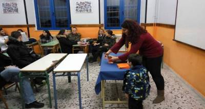 &Tau;&omicron; &Iota;&Epsilon;&Kappa; &Lambda;ή&mu;&nu;&omicron;&upsilon; έ&kappa;&omicron;&psi;&epsilon; &tau;&eta; &beta;&alpha;&sigma;&iota;&lambda;ό&pi;&iota;&tau;ά &tau;&omicron;&upsilon; (photos)