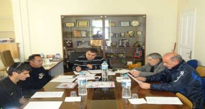 &Sigma;&tau;&eta; &tau;&epsilon;&lambda;&iota;&kappa;ή &epsilon;&upsilon;&theta;&epsilon;ί&alpha; &gamma;&iota;&alpha; &nu;&alpha; "&xi;&alpha;&nu;&alpha;&Tau;&rho;έ&xi;&omicron;&upsilon;&mu; &Pi;&alpha;&iota;&delta;έ&lambda;&iota;&alpha; &mu;'" &sigma;&tau;&eta; &Lambda;ή&mu;&nu;&omicron;