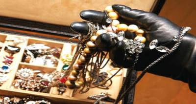 «Άνοιξαν» σπίτι στο Θάνος την ώρα που οι ιδιοκτήτες ήταν στην εκκλησία