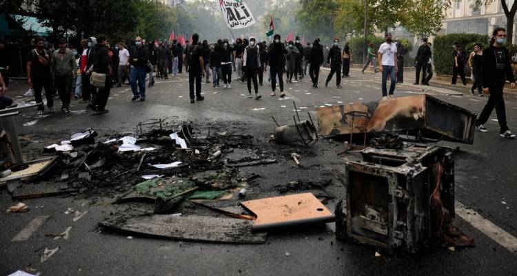 &laquo;&Beta;&rho;ά&zeta;&epsilon;&iota;&raquo; &eta; &Gamma;&alpha;&lambda;&lambda;ί&alpha;: &Pi;ά&nu;&omega; &alpha;&pi;ό 250.000 &mu;&alpha;&theta;&eta;&tau;έ&sigmaf; &kappa;&alpha;&iota; &epsilon;&kappa;&pi;&alpha;&iota;&delta;&epsilon;&upsilon;&tau;&iota;&kappa;&omicron;ί &sigma;&tau;&omicron;&upsilon;&sigmaf; &delta;&rho;ό&mu;&omicron;&upsilon;&sigmaf; | &Chi;ά&omicron;&sigmaf; &kappa;&alpha;&iota; &epsilon;&pi;&epsilon;&iota;&sigma;ό&delta;&iota;&alpha;