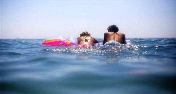 Έ&rho;&chi;&epsilon;&tau;&alpha;&iota; &kappa;ύ&mu;&alpha; &kappa;&alpha;ύ&sigma;&omega;&nu;&alpha; &kappa;&alpha;&iota; &sigma;&tau;&eta; &Lambda;ή&mu;&nu;&omicron; | &Tau;&eta;&nu; &pi;&rho;&omicron;&sigma;&omicron;&chi;ή &tau;&omega;&nu; &pi;&omicron;&lambda;&iota;&tau;ώ&nu; &epsilon;&phi;&iota;&sigma;&tau;ά &tau;&omicron; &Epsilon;&pi;&alpha;&rho;&chi;&epsilon;ί&omicron;