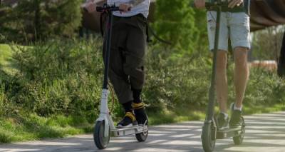 Ανεξέλεγκτα πατίνια στους δρόμους των πόλεων -Το ηλικιακό όριο, οι ταχύτητες που επιτρέπονται