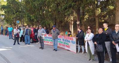 &Sigma;&upsilon;&gamma;&kappa;έ&nu;&tau;&rho;&omega;&sigma;&eta; &sigma;&tau;&omicron; &Nu;&omicron;&sigma;&omicron;&kappa;&omicron;&mu;&epsilon;ί&omicron; &Lambda;ή&mu;&nu;&omicron;&upsilon;: &laquo;&Zeta;&eta;&tau;ά&mu;&epsilon; &nu;&alpha; &pi;&rho;&omicron;&sigma;&lambda;&eta;&phi;&theta;&omicron;ύ&nu; ά&mu;&epsilon;&sigma;&alpha; &gamma;&iota;&alpha;&tau;&rho;&omicron;ί&raquo;
