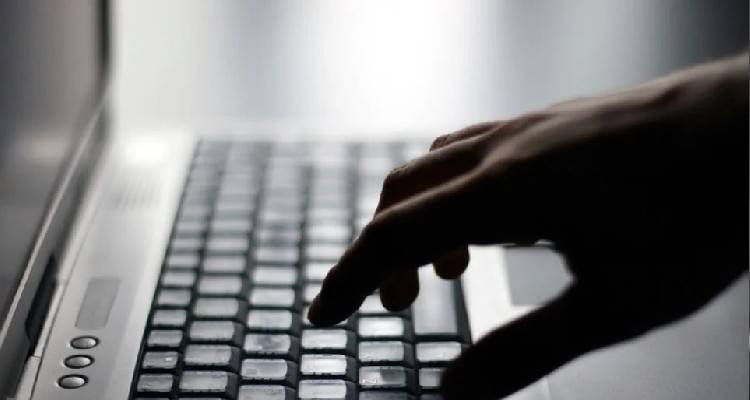 &Eta;&rho;ά&kappa;&lambda;&epsilon;&iota;&omicron;: &Tau;&eta;&sigmaf; &epsilon;ί&pi;&alpha;&nu; &nu;&alpha; &phi;&tau;&iota;ά&xi;&epsilon;&iota;... phone banking &kappa;&alpha;&iota; &tau;&eta;&sigmaf; ά&rho;&pi;&alpha;&xi;&alpha;&nu; 3.000 &epsilon;&upsilon;&rho;ώ!