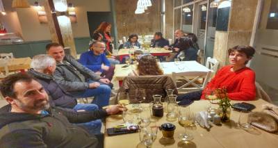&Lambda;ή&mu;&nu;&omicron;&sigmaf;: &Kappa;&omicron;&pi;ή &pi;ί&tau;&alpha;&sigmaf; &gamma;&iota;&alpha; &tau;&eta;&nu; &phi;&omega;&tau;&omicron;&gamma;&rho;&alpha;&phi;&iota;&kappa;ή &omicron;&mu;ά&delta;&alpha;&sigmaf; &Lambda;ή&mu;&nu;&omicron;&upsilon;
