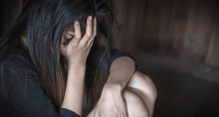 &Phi;&rho;ί&kappa;&eta; &sigma;&tau;&eta; &Sigma;&alpha;&rho;&omega;&nu;ί&delta;&alpha;: &Chi;&epsilon;&iota;&rho;&omicron;&pi;έ&delta;&epsilon;&sigmaf; &sigma;&epsilon; 35&chi;&rho;&omicron;&nu;&omicron; &gamma;&iota;&alpha; &beta;&iota;&alpha;&sigma;&mu;ό 17&chi;&rho;&omicron;&nu;&eta;&sigmaf; &kappa;&alpha;&iota; revenge porn